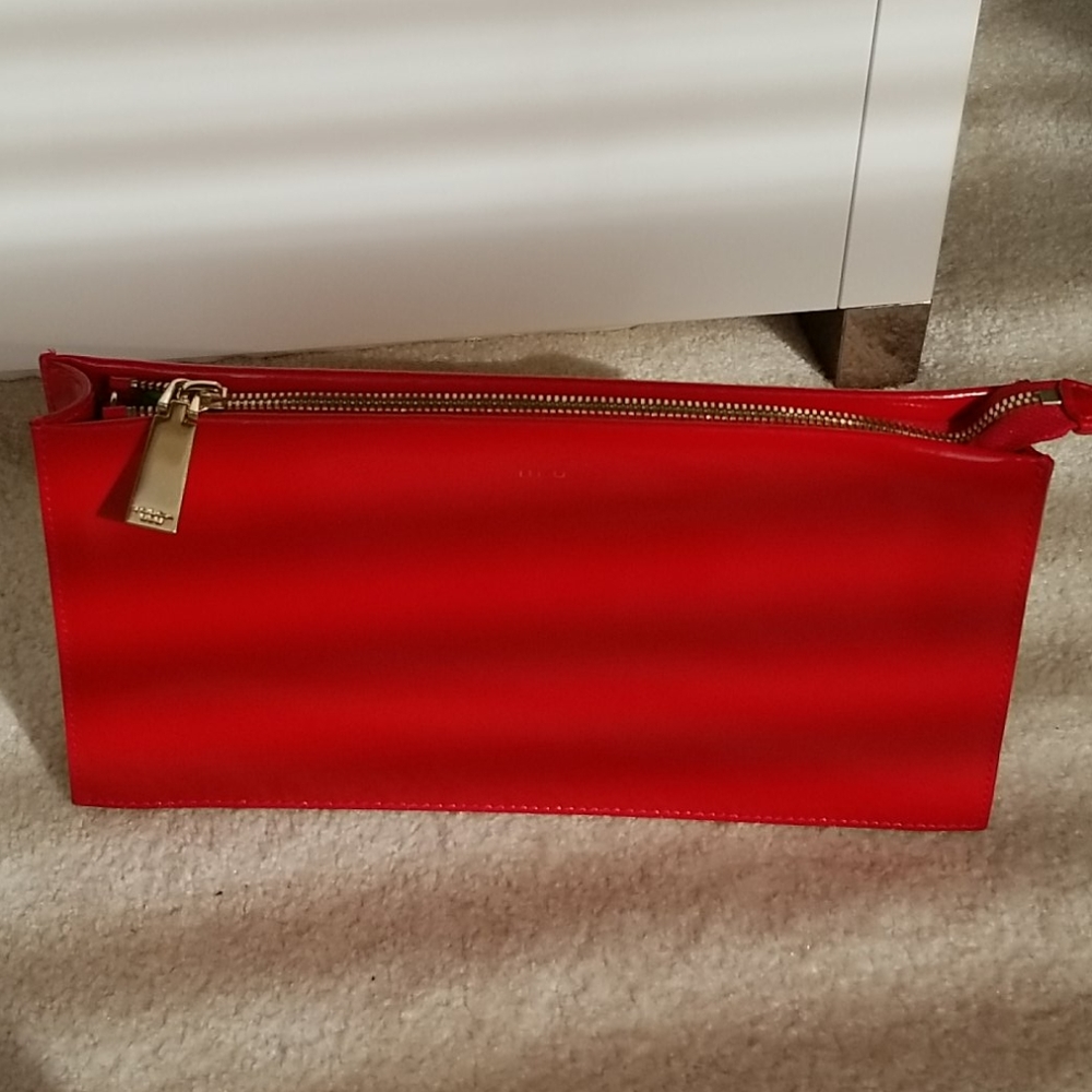Patent leather clutch, made in Italy 🇮🇹